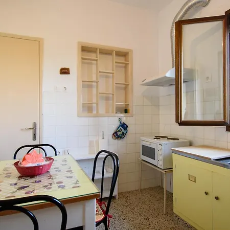 Garden View House In Nisyros