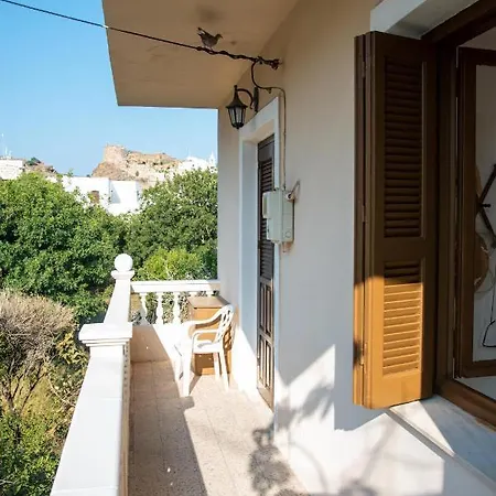 Garden View House In Nisyros Mandrákion